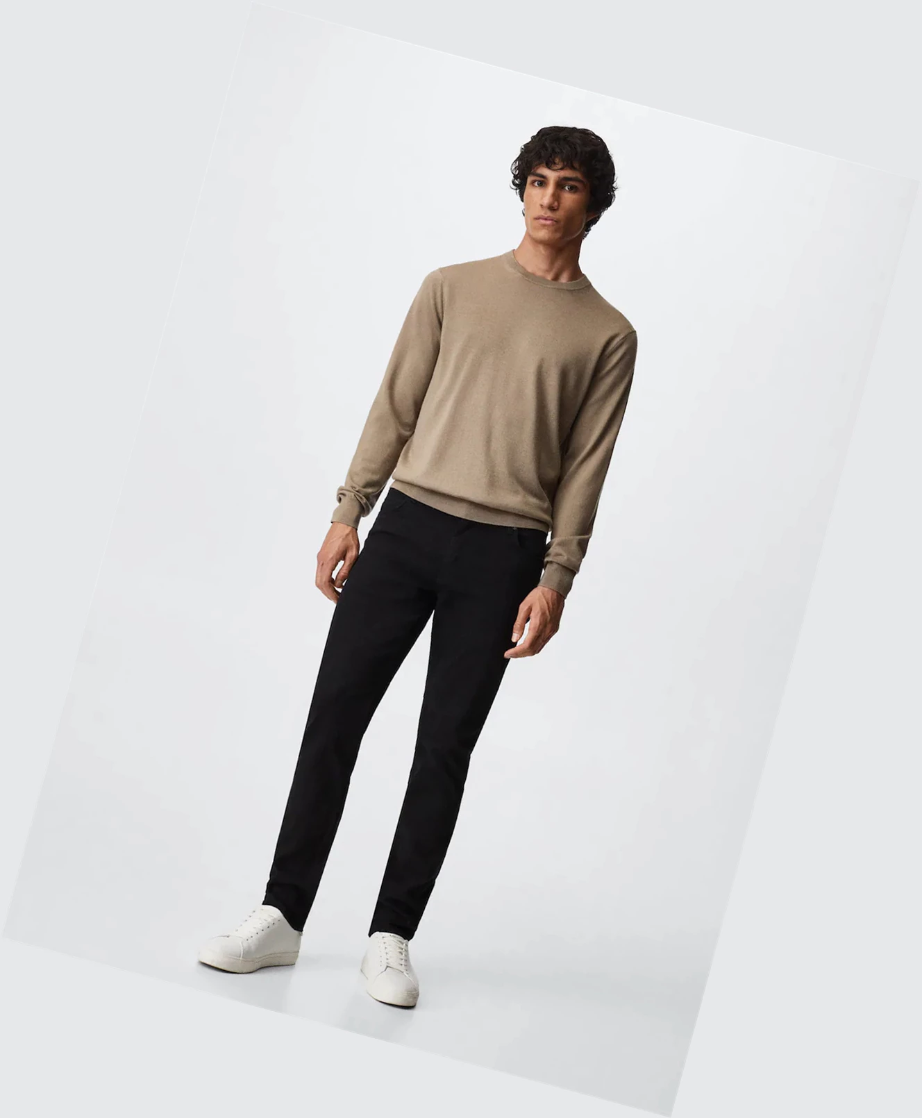 Džínsy Mango Slim Fit Ultra Soft Touch Patrick Panske Čierne | SK860965